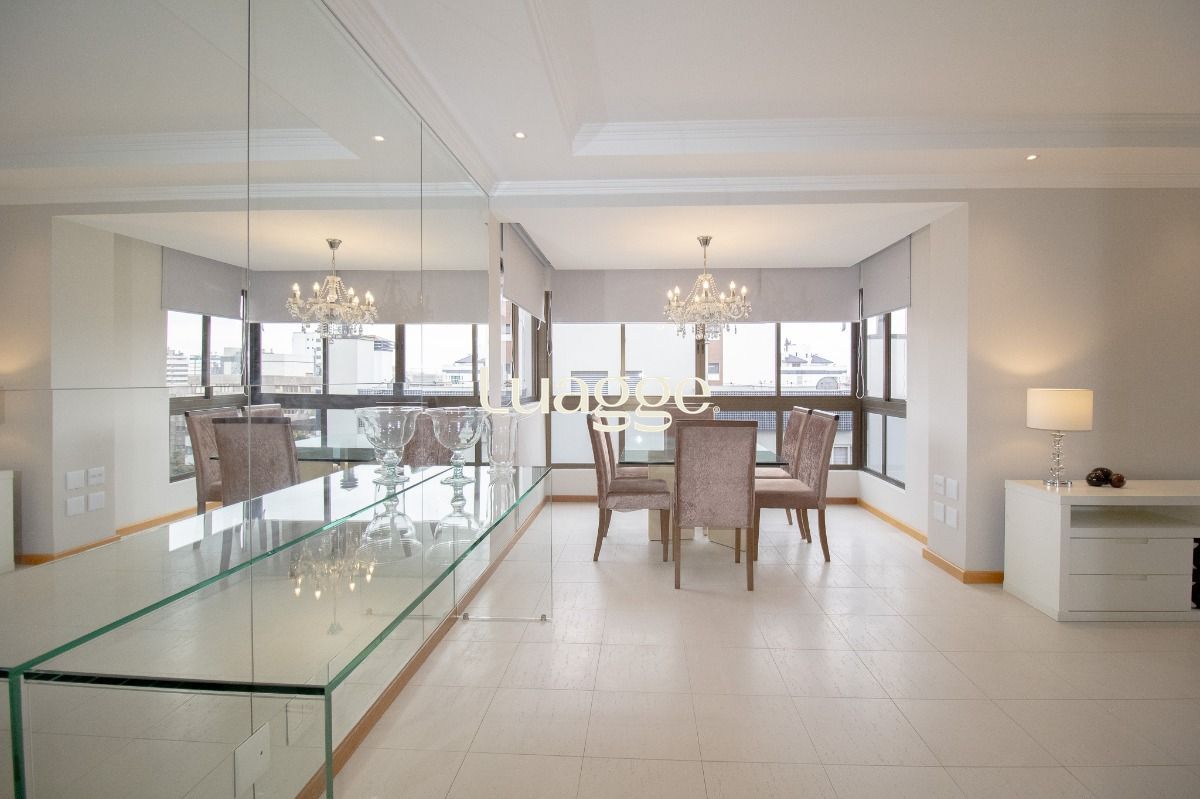 Apartamento no Moinhos Boulevard, 2 quartos, para alugar, 120 m², Rio Branco - Porto Alegre — foto 2