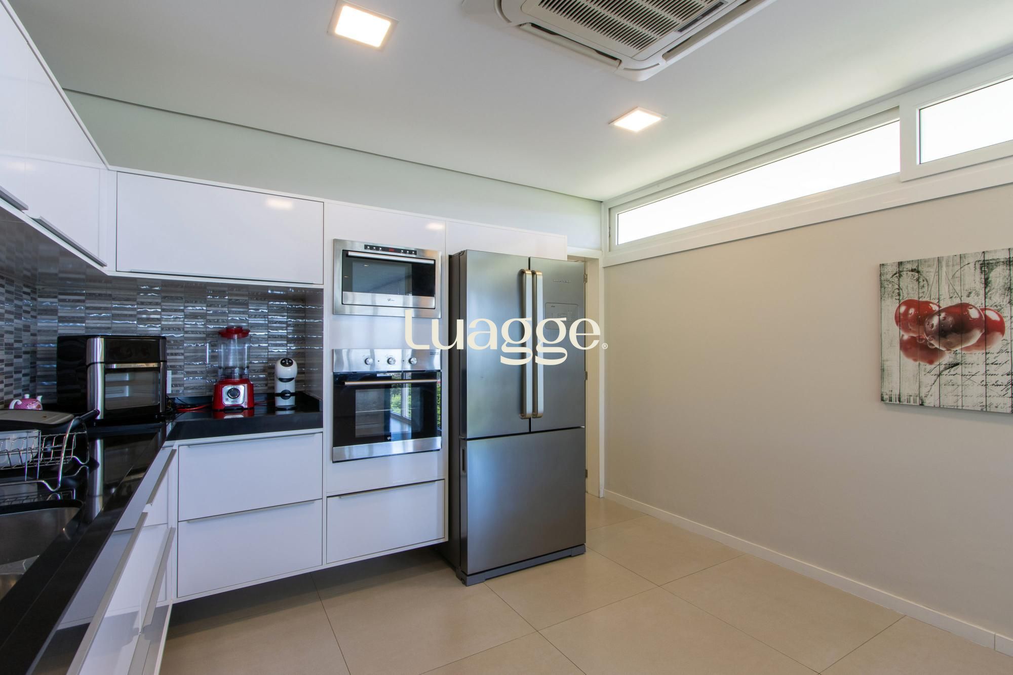 Casa de Condomínio à venda com 4 quartos, 480m² - Foto 6