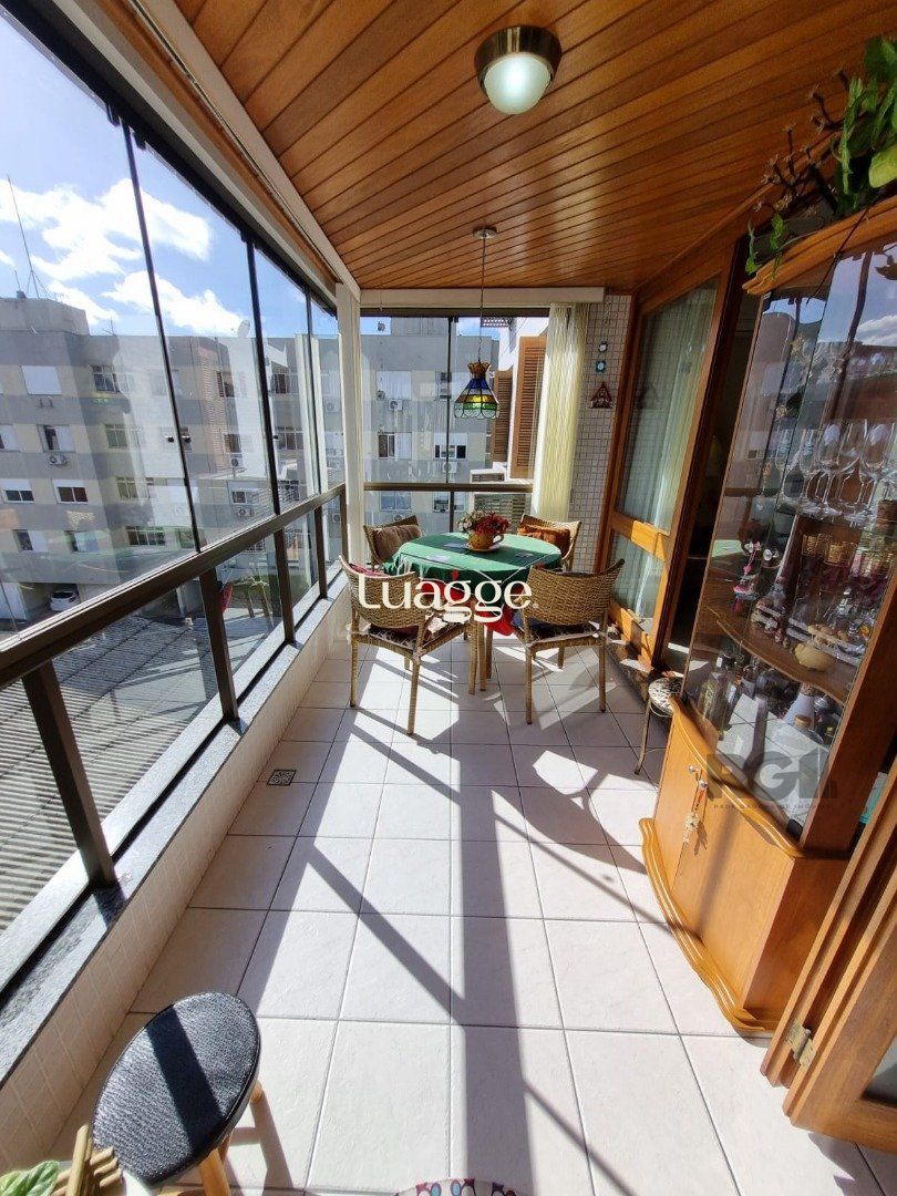 Apartamento à venda com 2 quartos, 90m² - Foto 2