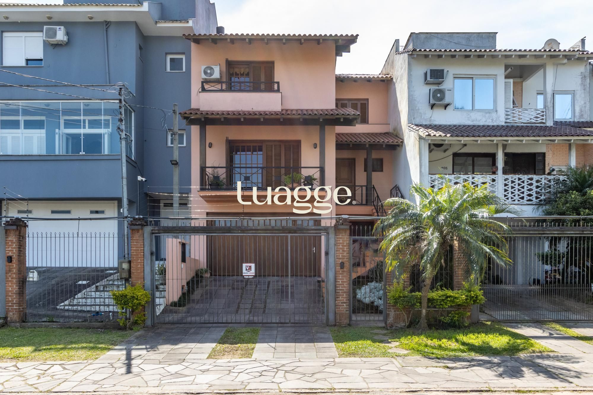 Casa Cond. 3 dormitórios - bairro Nonoai