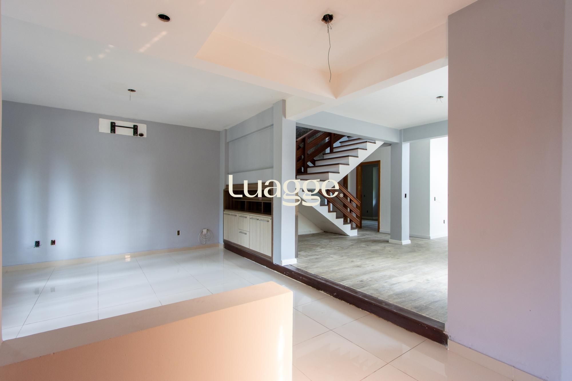 Casa para alugar com 4 quartos, 288m² - Foto 2