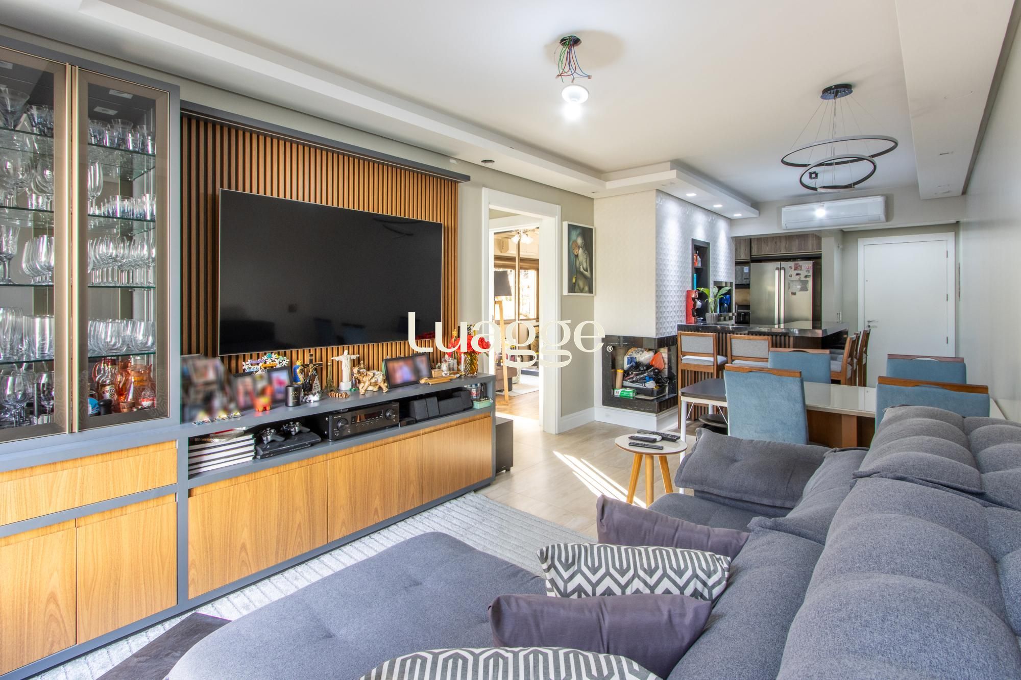 Apartamento no bairro Tristeza, Reformado e em ótimo estado!