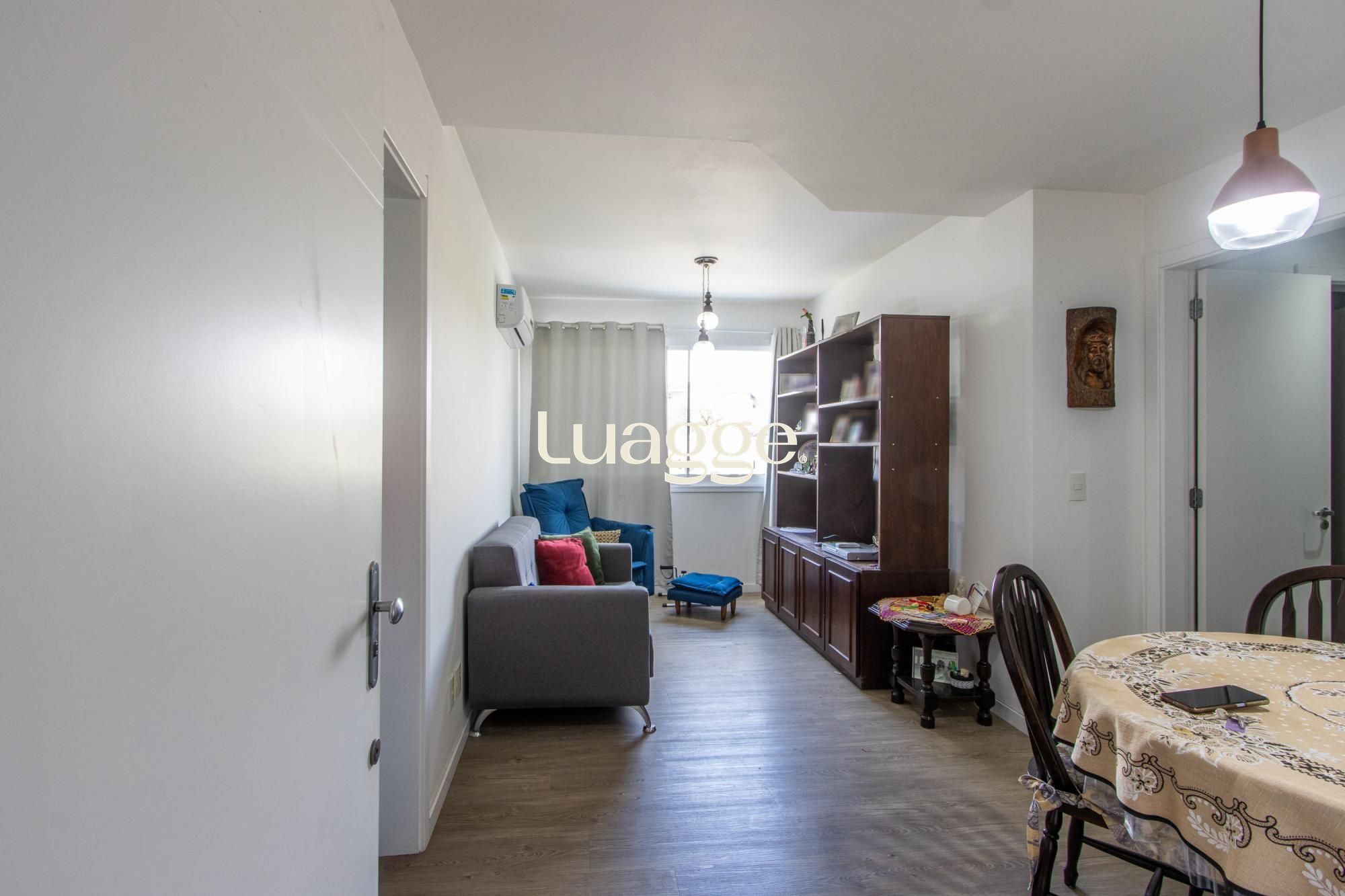 Apartamento semi mobiliado de 2 quartos no Bairro Azenha,