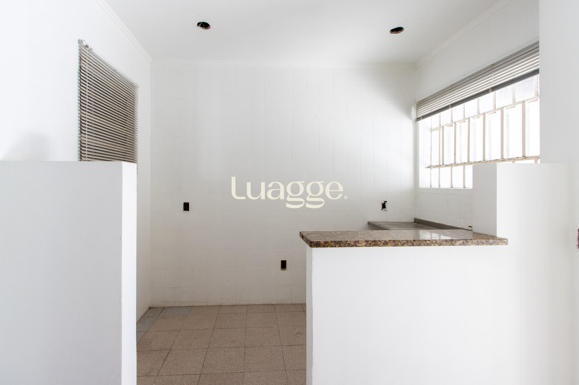 Casa para alugar com 4 quartos, 288m² - Foto 21