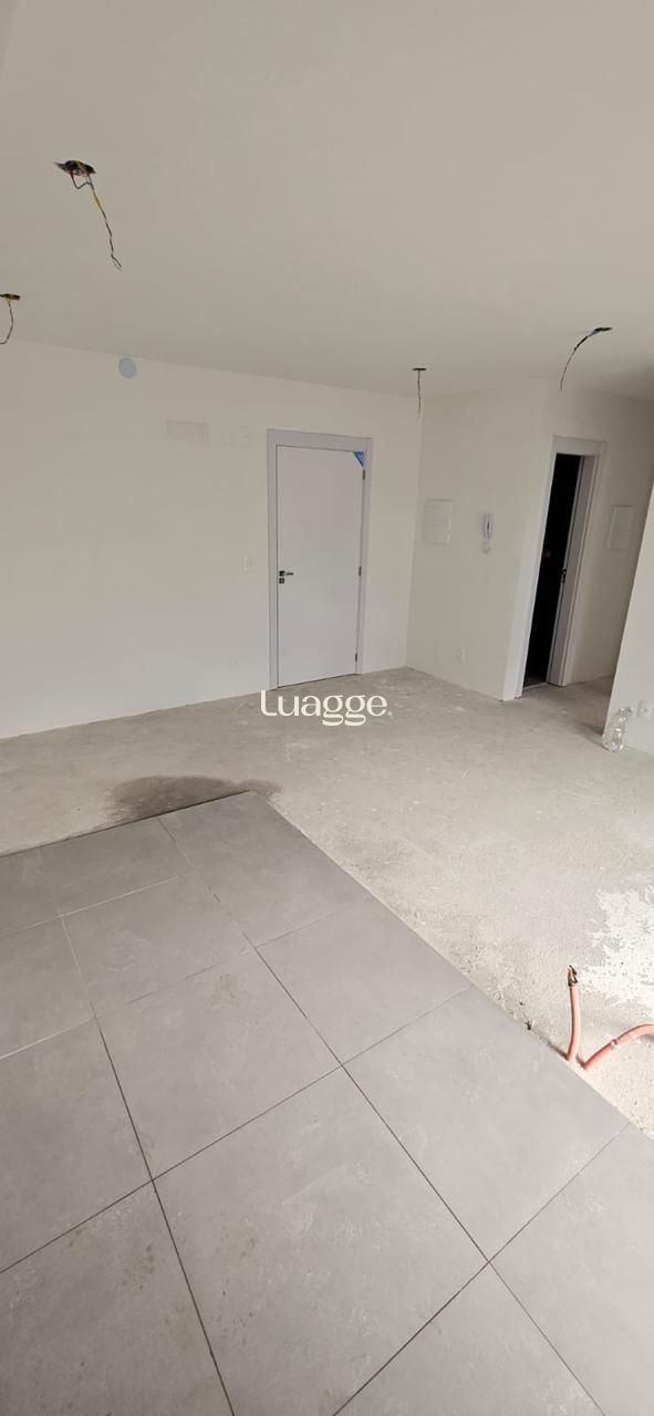 Apartamento à venda com 2 quartos, 63m² - Foto 3