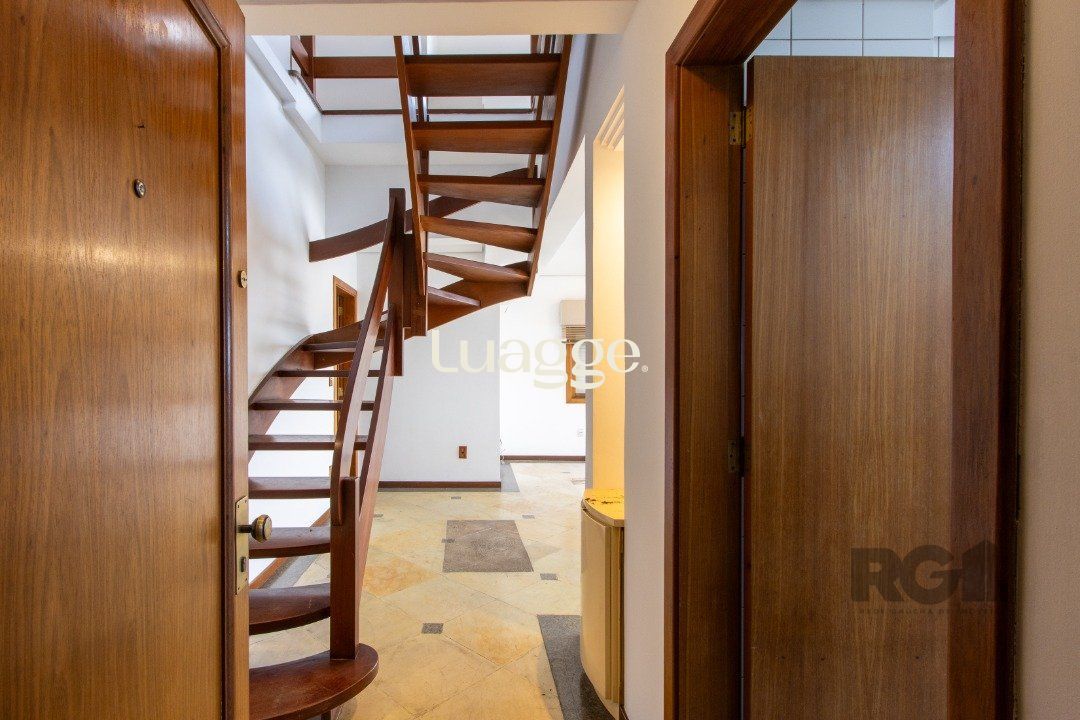 Cobertura para alugar com 3 quartos, 263m² - Foto 2