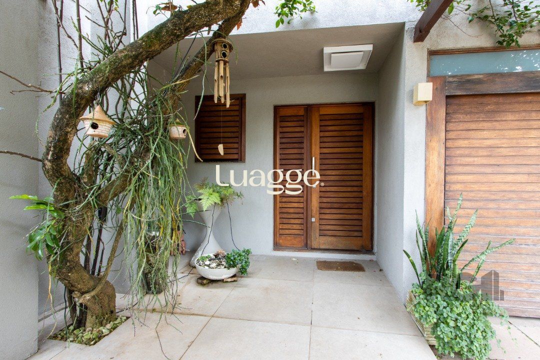 Casa para alugar com 4 quartos, 359m² - Foto 4