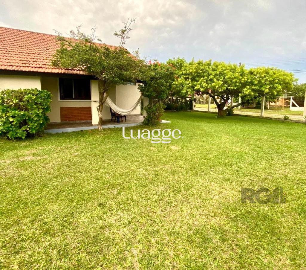 Casa à venda com 5 quartos, 140m² - Foto 3