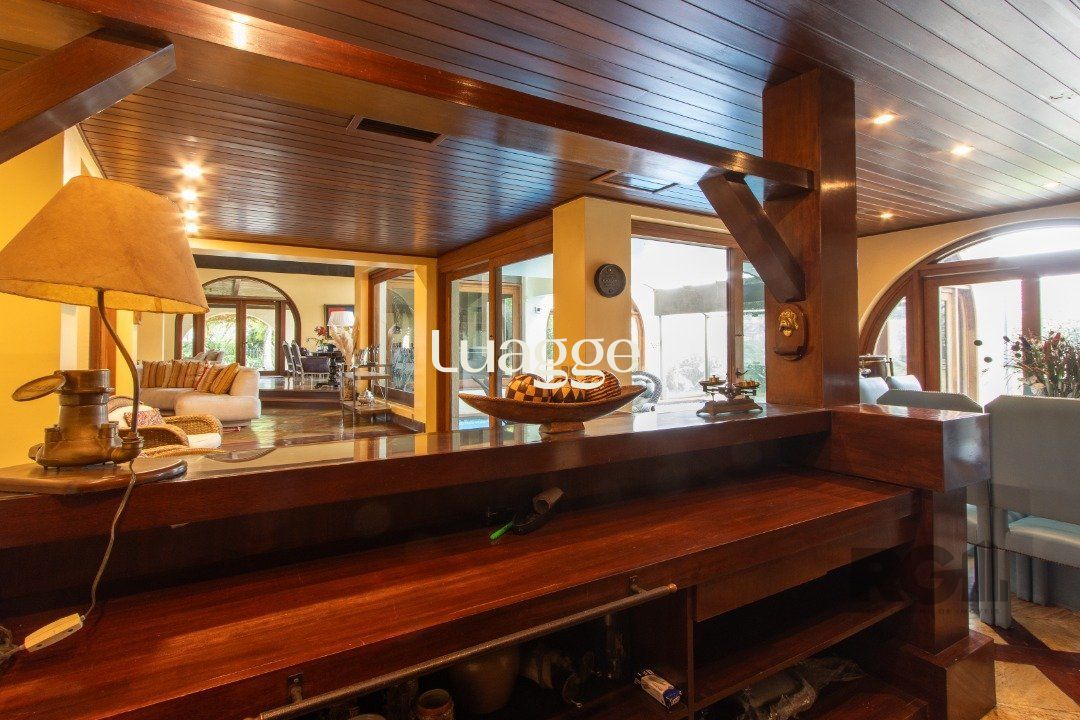 Casa para alugar com 4 quartos, 647m² - Foto 23