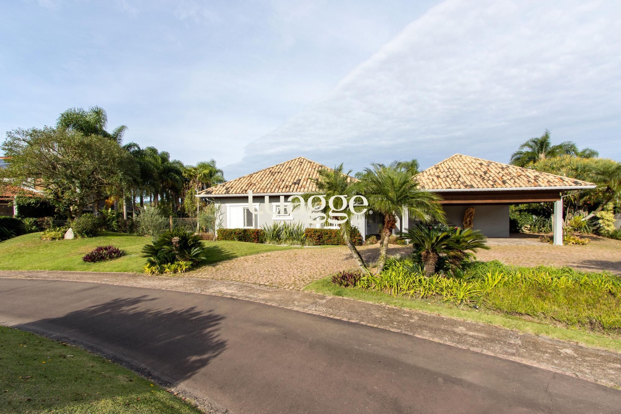 Casa de Condomínio à venda com 4 quartos, 552m² - Foto 1