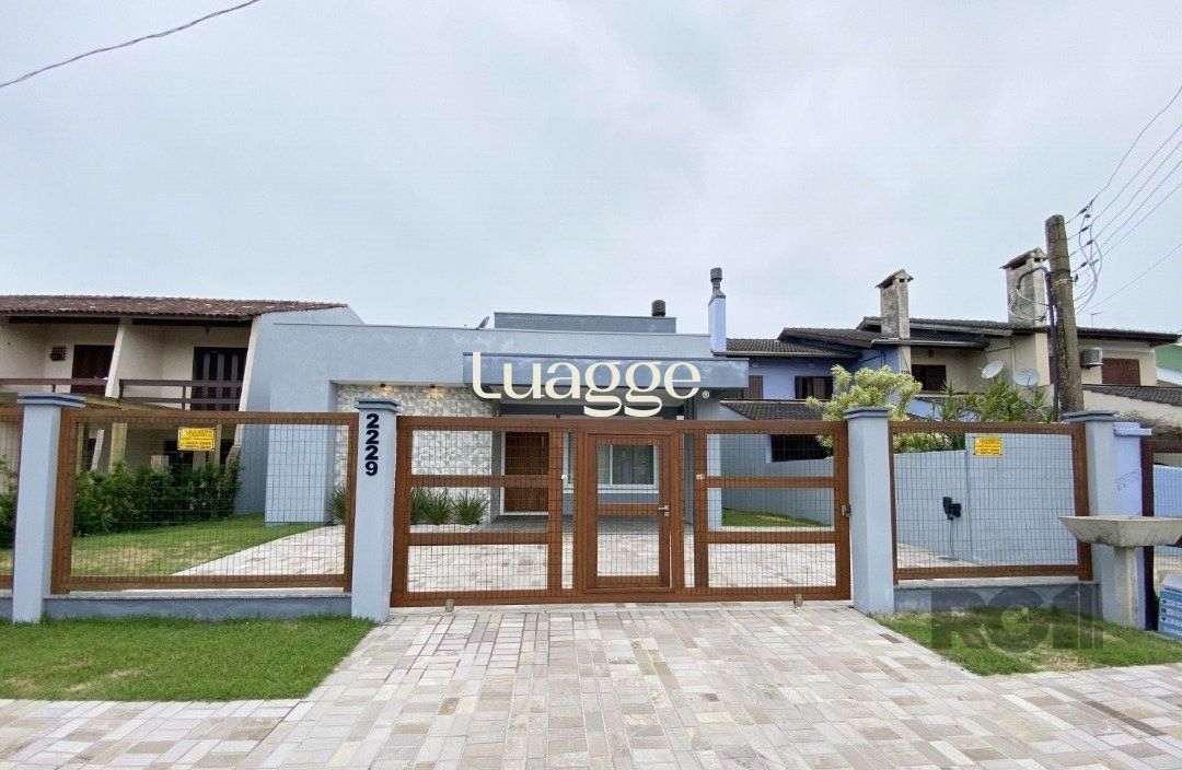 Casa à venda com 3 quartos, 129m² - Foto 1