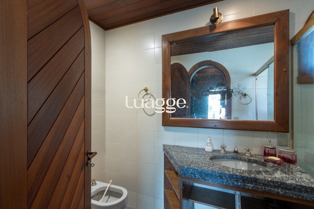 Casa para alugar com 4 quartos, 647m² - Foto 41