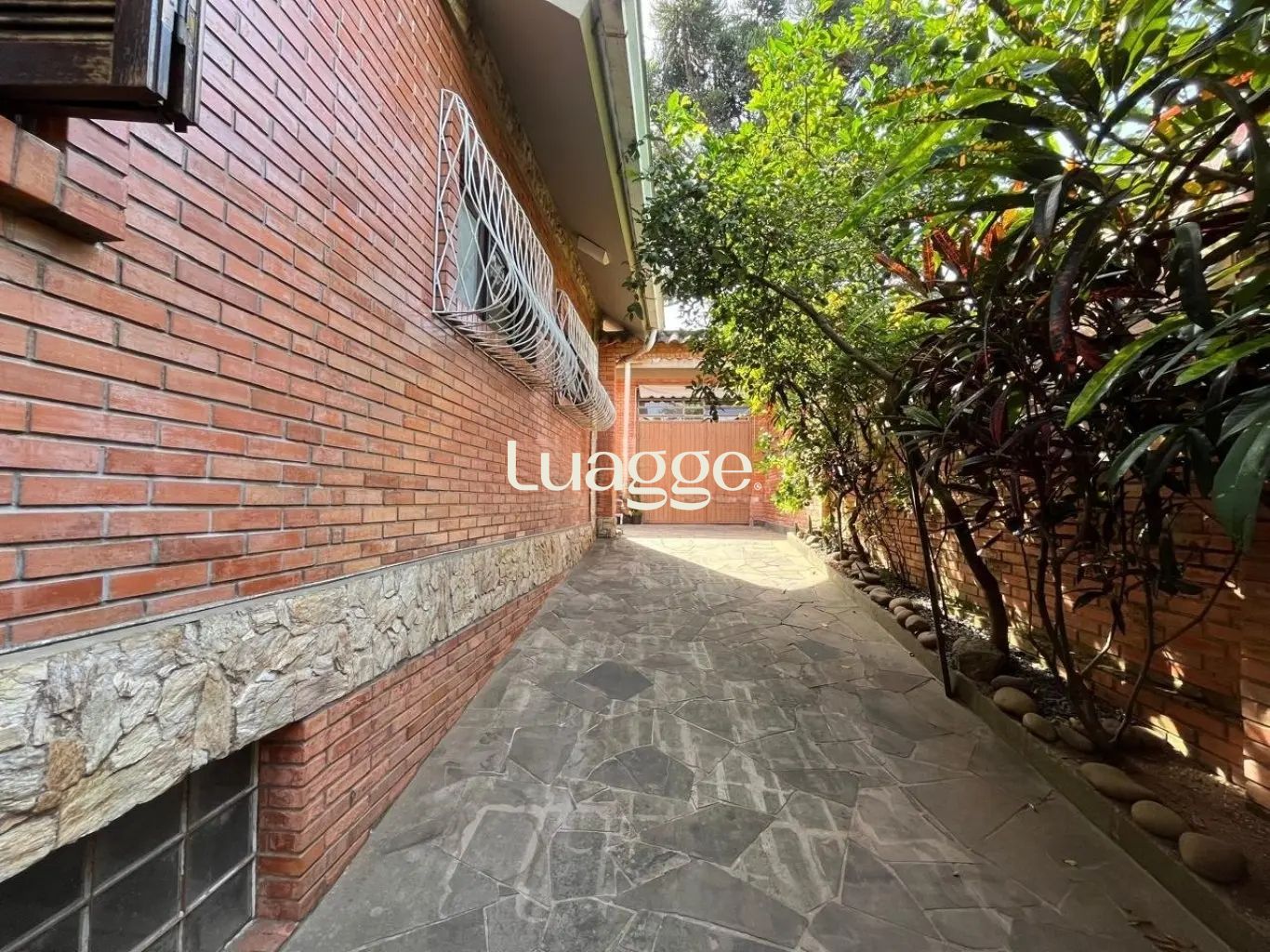 Casa à venda com 4 quartos, 319m² - Foto 4