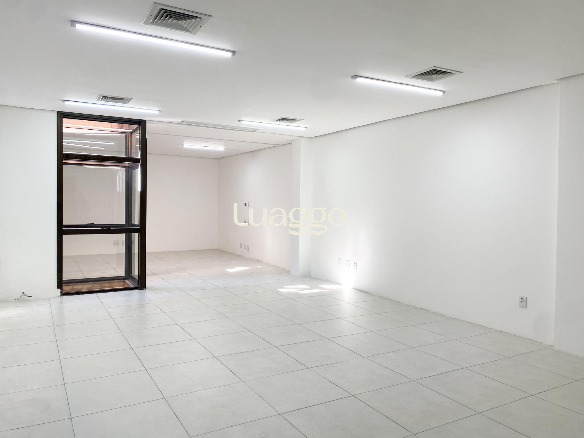 Sala com vaga de garagem no Moinhos de Vento