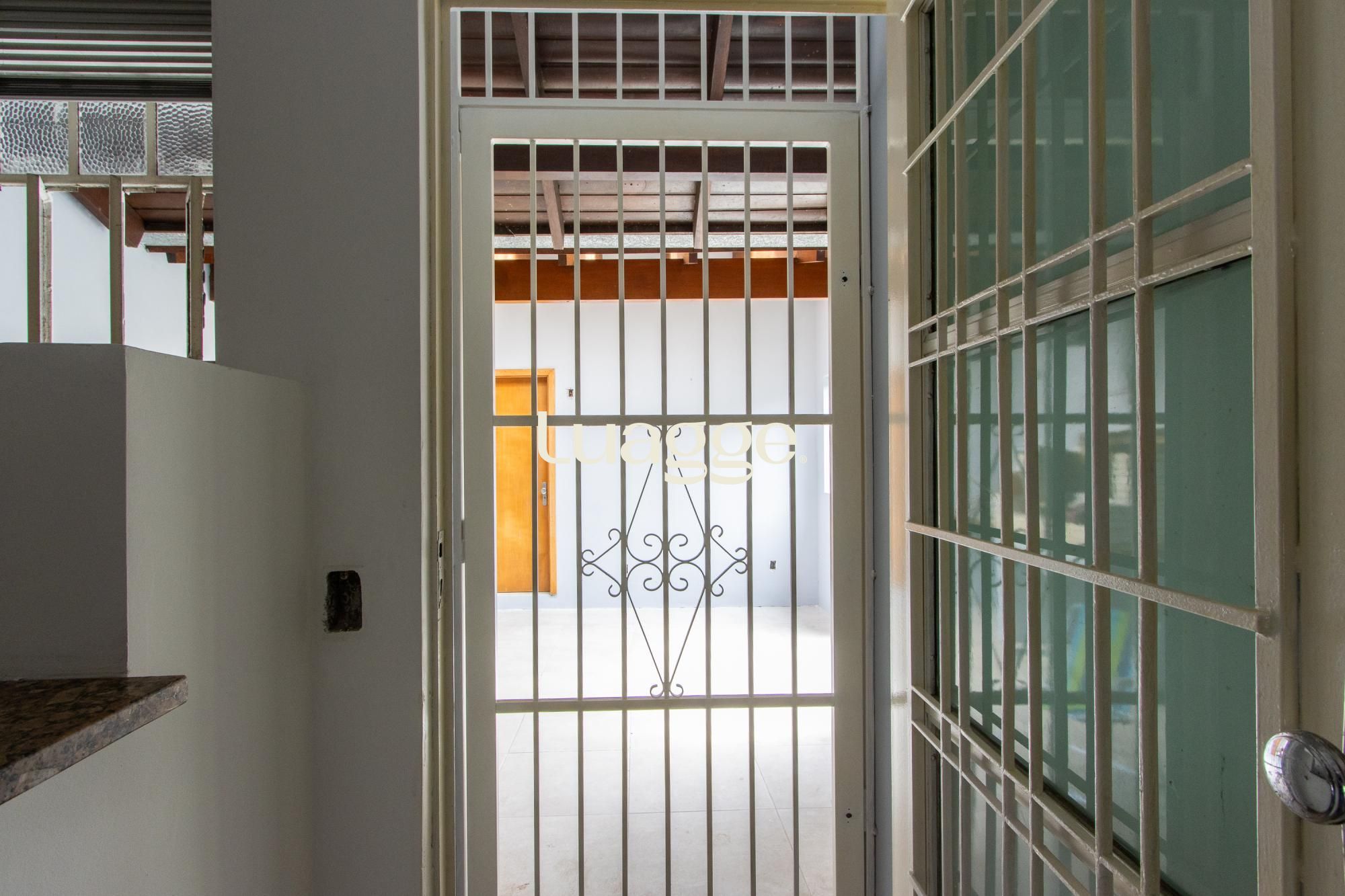 Casa para alugar com 4 quartos, 288m² - Foto 24