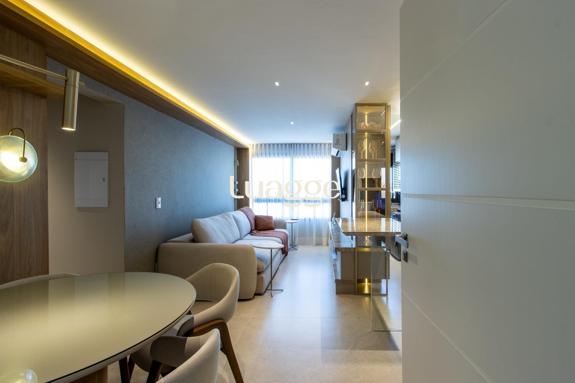 Apartamento de alto padrão  -  2 dormitórios