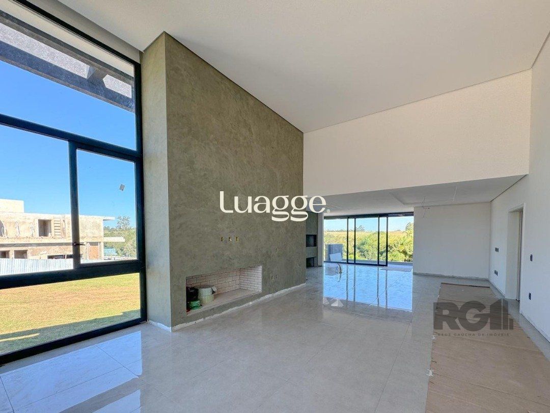 Casa de Condomínio à venda com 4 quartos, 384m² - Foto 2