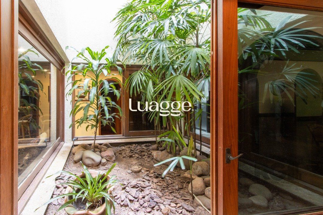 Casa para alugar com 4 quartos, 647m² - Foto 16