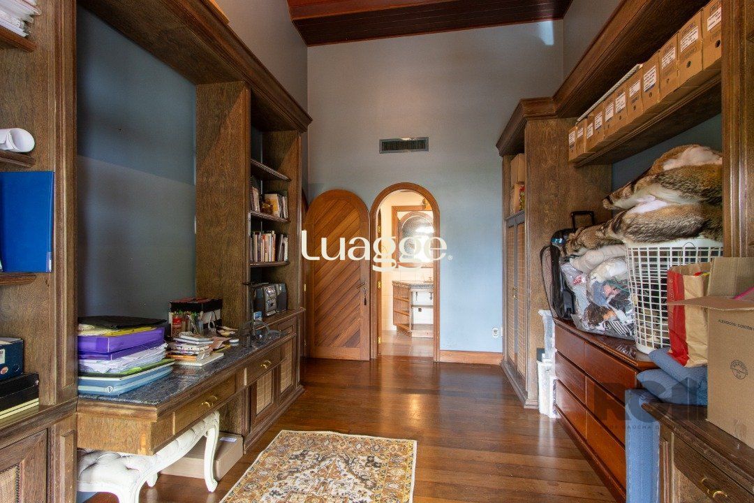 Casa para alugar com 4 quartos, 647m² - Foto 40
