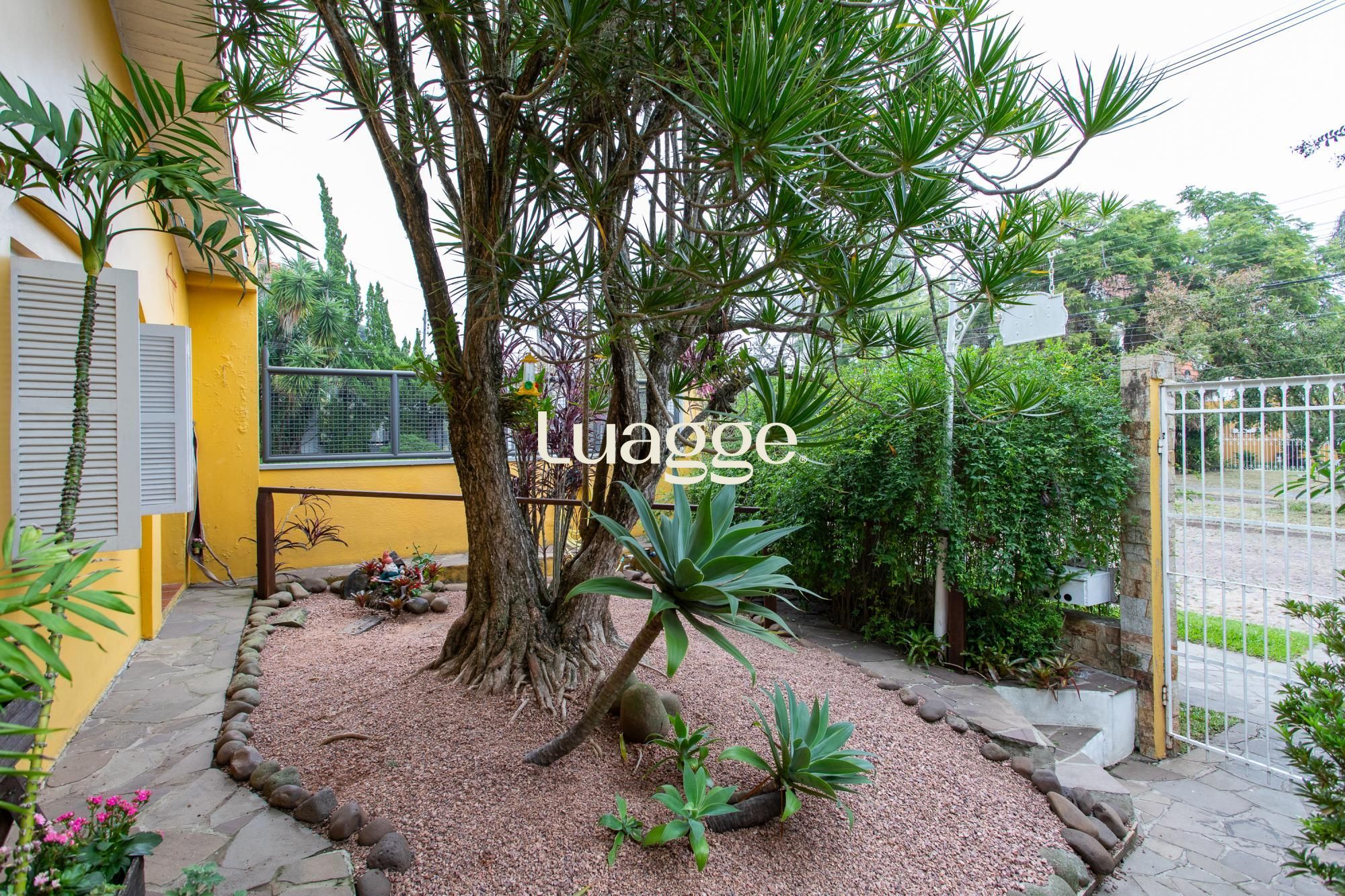 Casa à venda com 5 quartos, 184m² - Foto 4