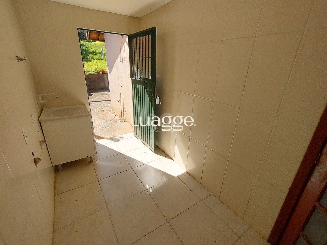 Casa para alugar com 4 quartos, 202m² - Foto 26