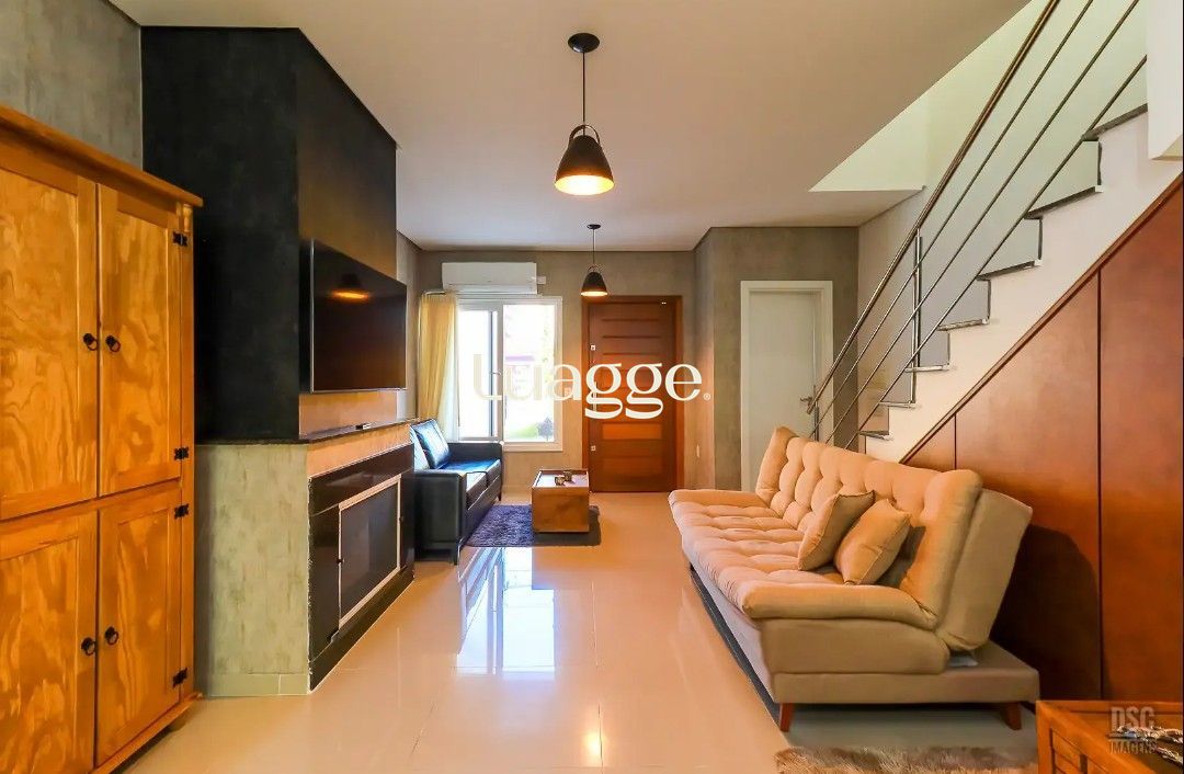 Casa para Venda - 178.4m², 3 dormitórios, sendo 1 suites, 2 vagas - Hípica