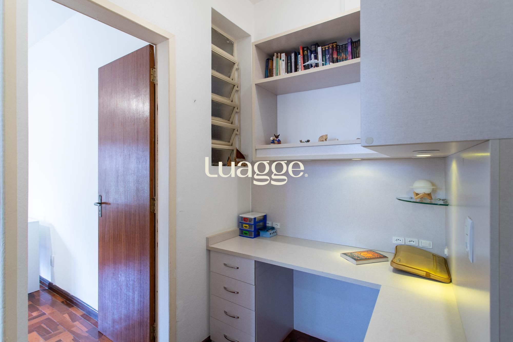 Casa à venda com 5 quartos, 184m² - Foto 28