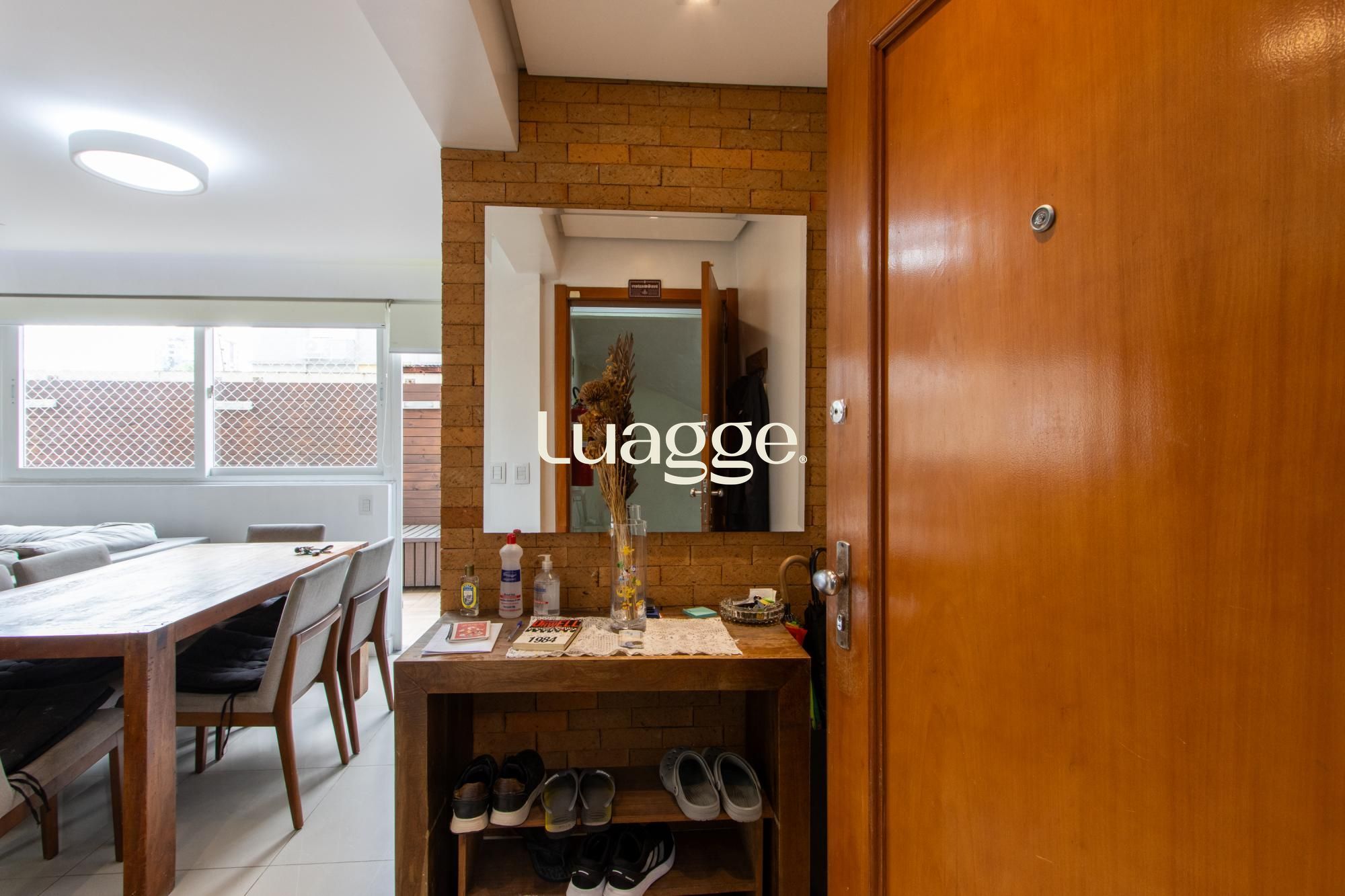 Apartamento garden, 3 quartos, mobiliado no Menino Deus em Porto Alegre.