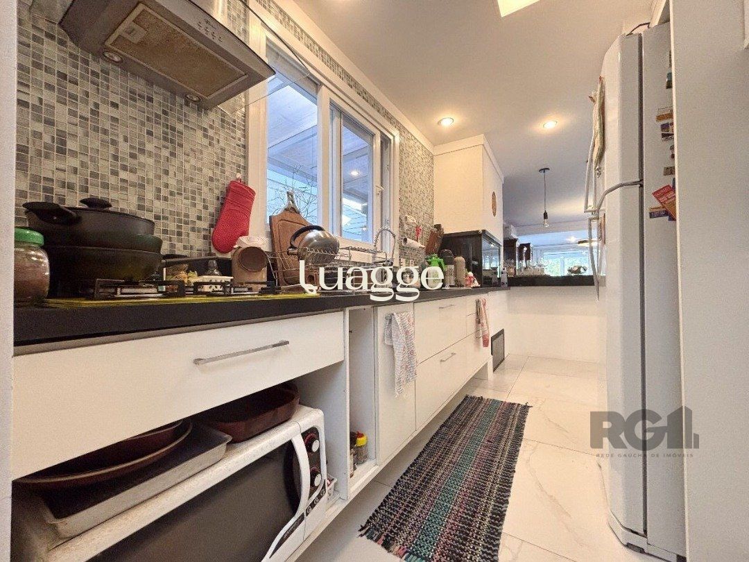 Casa de Condomínio à venda com 3 quartos, 232m² - Foto 9