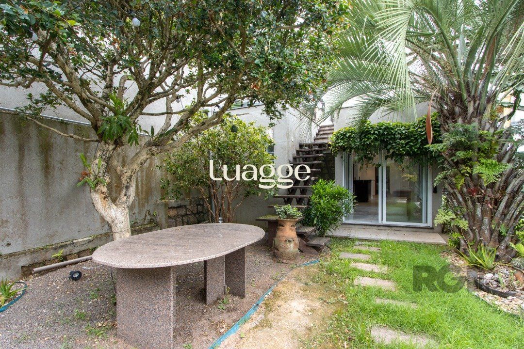 Casa para alugar com 4 quartos, 359m² - Foto 32