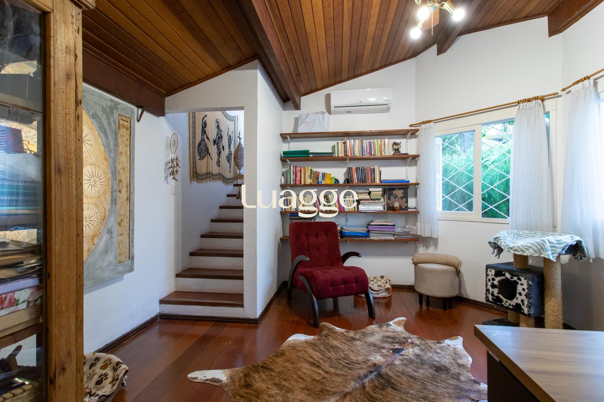 Casa à venda com 5 quartos, 184m² - Foto 35