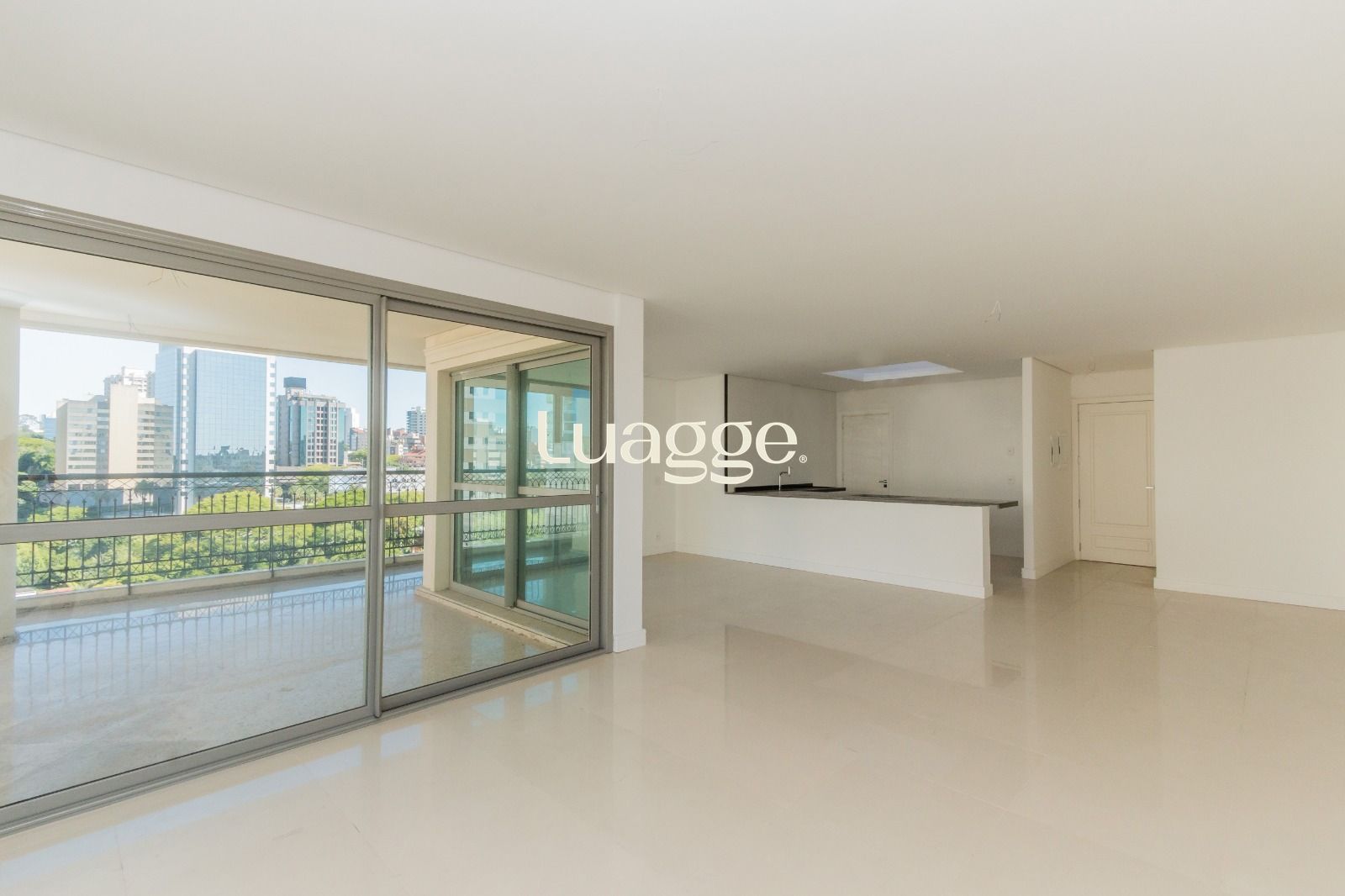 Apartamento, 3 suítes, para alugar, 240 m², Três Figueiras - Porto Alegre — foto 3