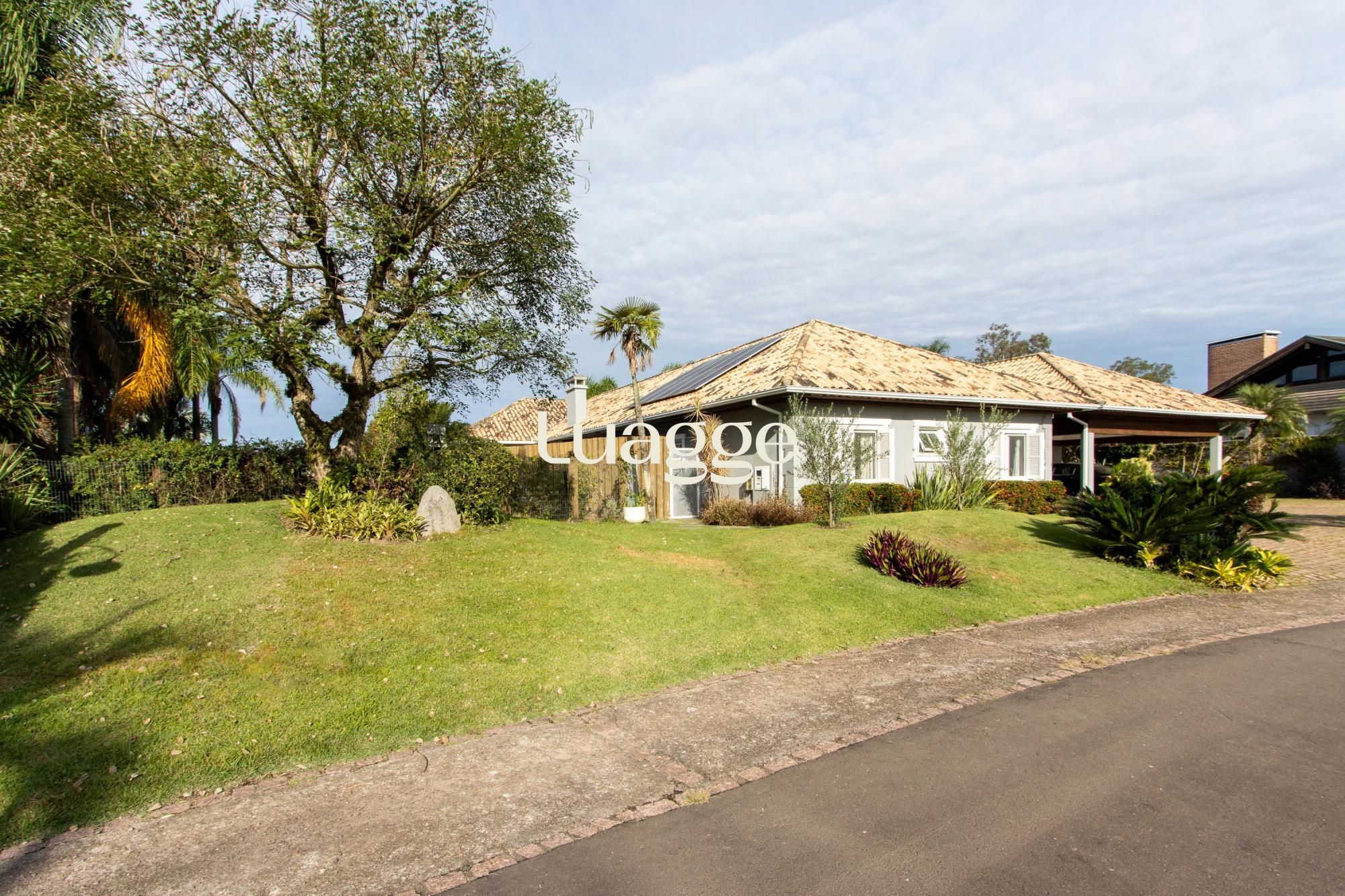 Casa de Condomínio à venda com 4 quartos, 552m² - Foto 2