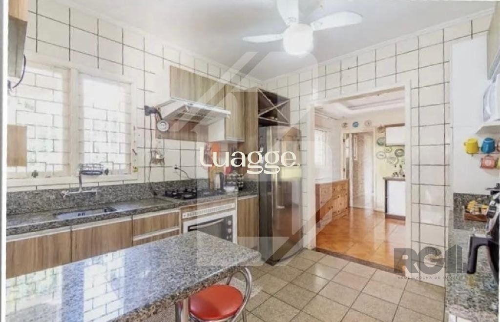 Casa à venda com 3 quartos, 214m² - Foto 8