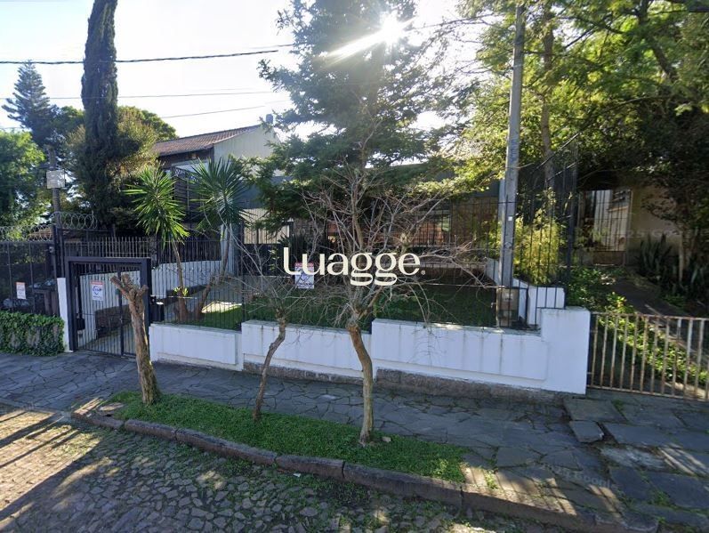 Casa à venda com 3 quartos, 250m² - Foto 1