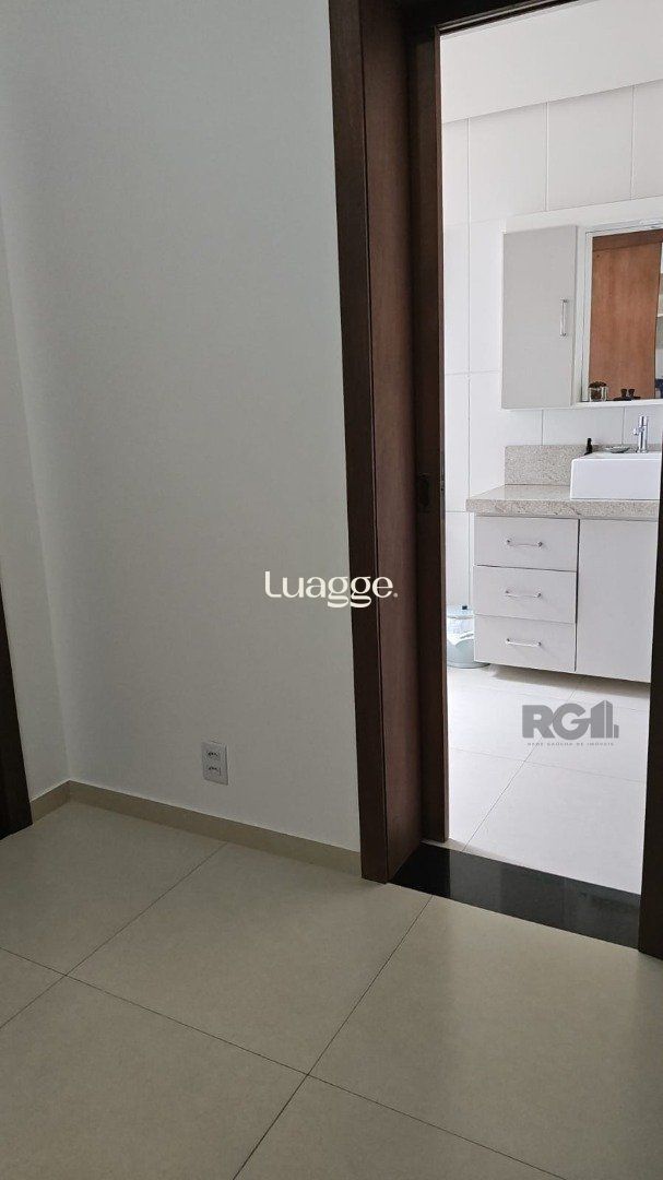 Casa à venda com 6 quartos, 322m² - Foto 19
