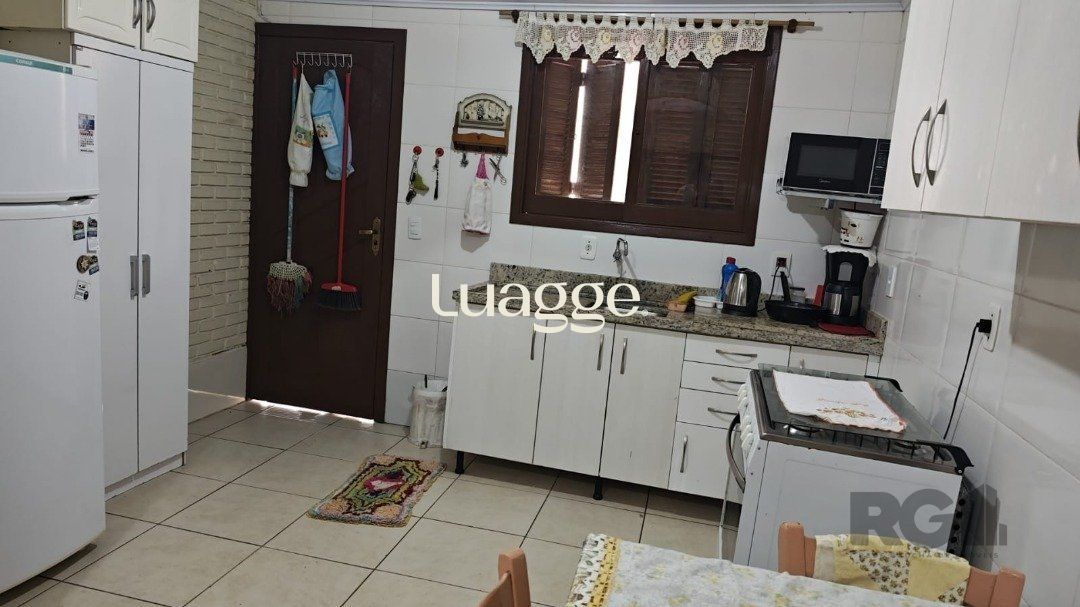 Casa à venda com 6 quartos, 322m² - Foto 9