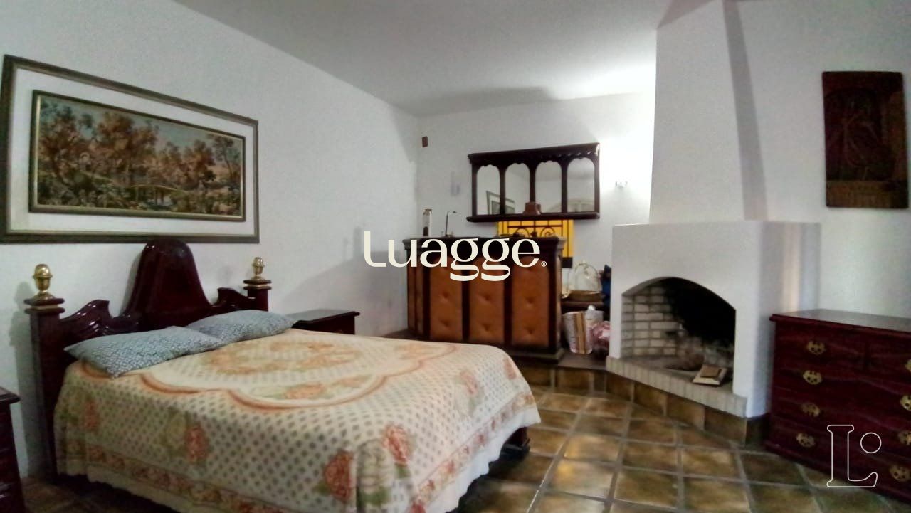 Casa para alugar com 3 quartos, 244m² - Foto 1