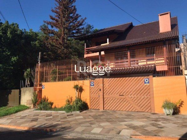 Casa à venda com 3 quartos, 392m² - Foto 1