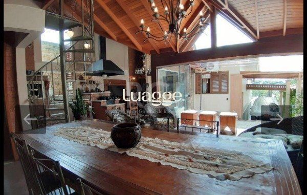 Casa à venda com 3 quartos, 208m² - Foto 1