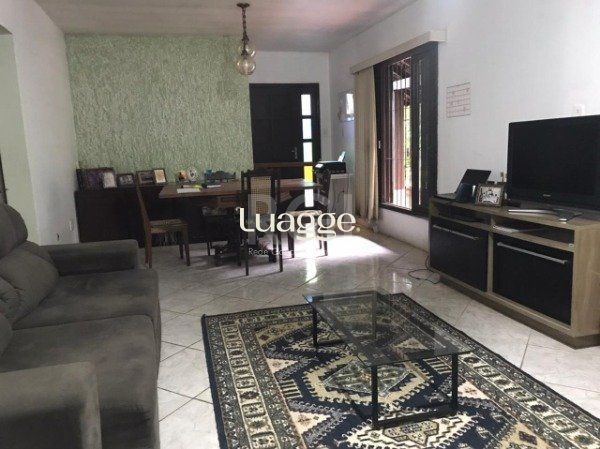 Casa à venda com 3 quartos, 149m² - Foto 4