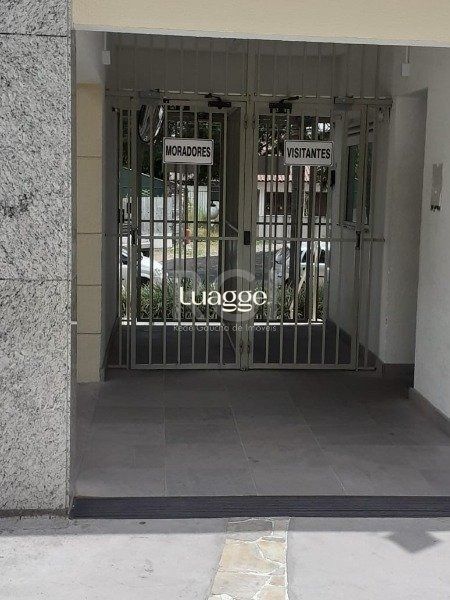 Apartamento 2 dormitórios e 1 vaga de garagem escriturada, no bairro Cristal