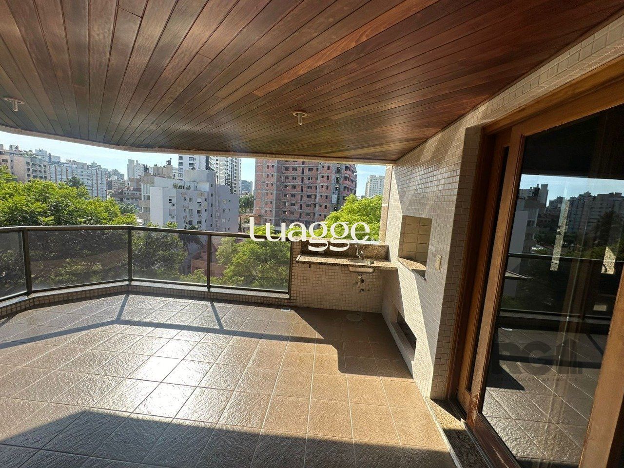 Apartamento, 3 quartos, 242 m² - Foto 1