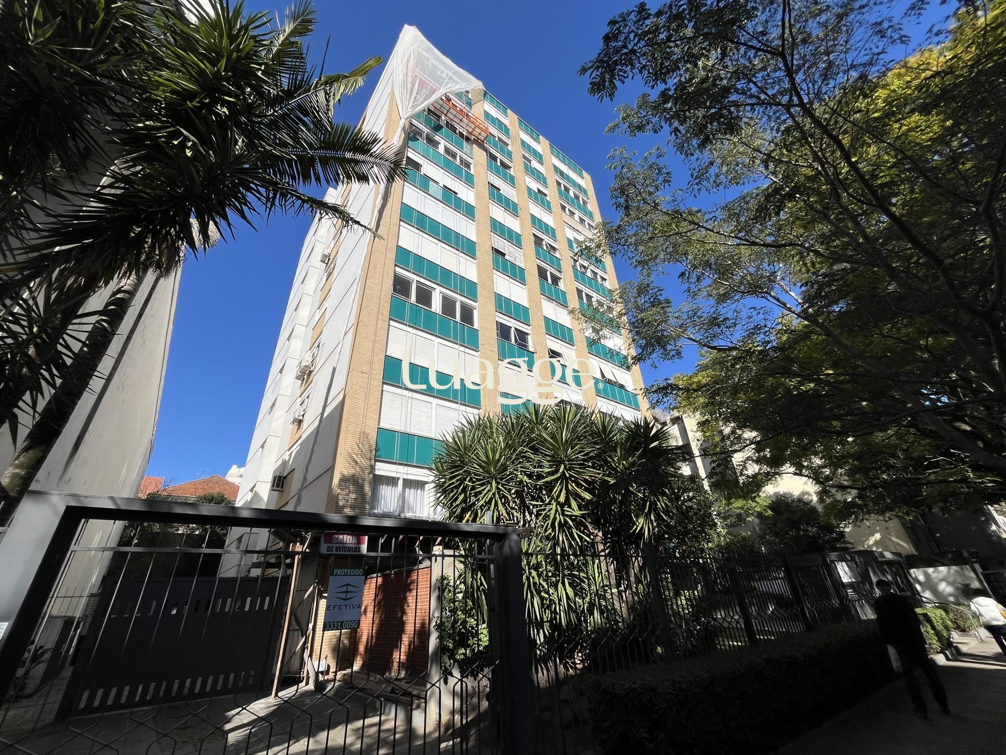 Apartamento à venda com 3 quartos, 228m² - Foto 2