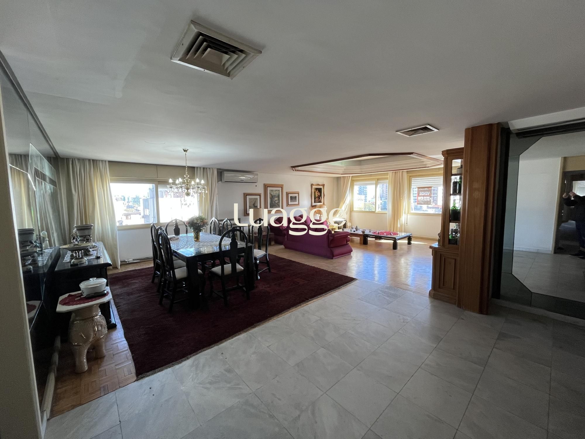 Apartamento à venda com 3 quartos, 228m² - Foto 3
