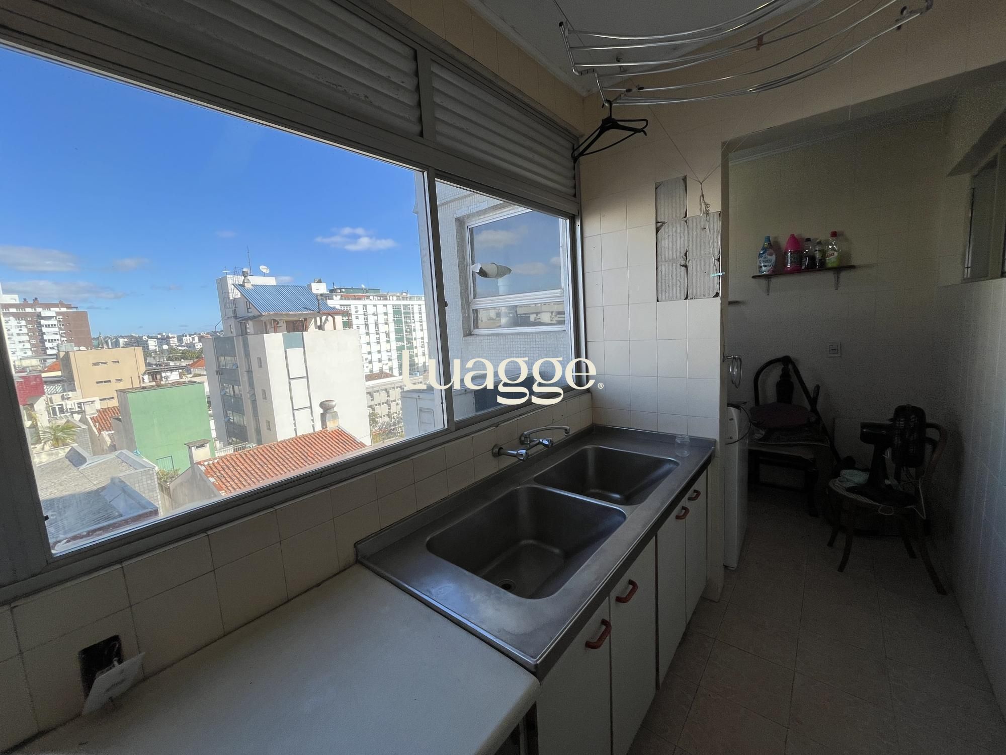 Apartamento à venda com 3 quartos, 228m² - Foto 13