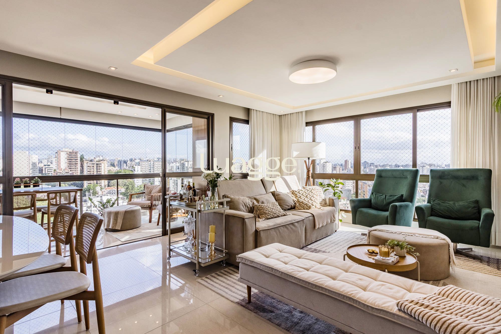 Apartamento à venda com 3 quartos, 123m² - Foto 1