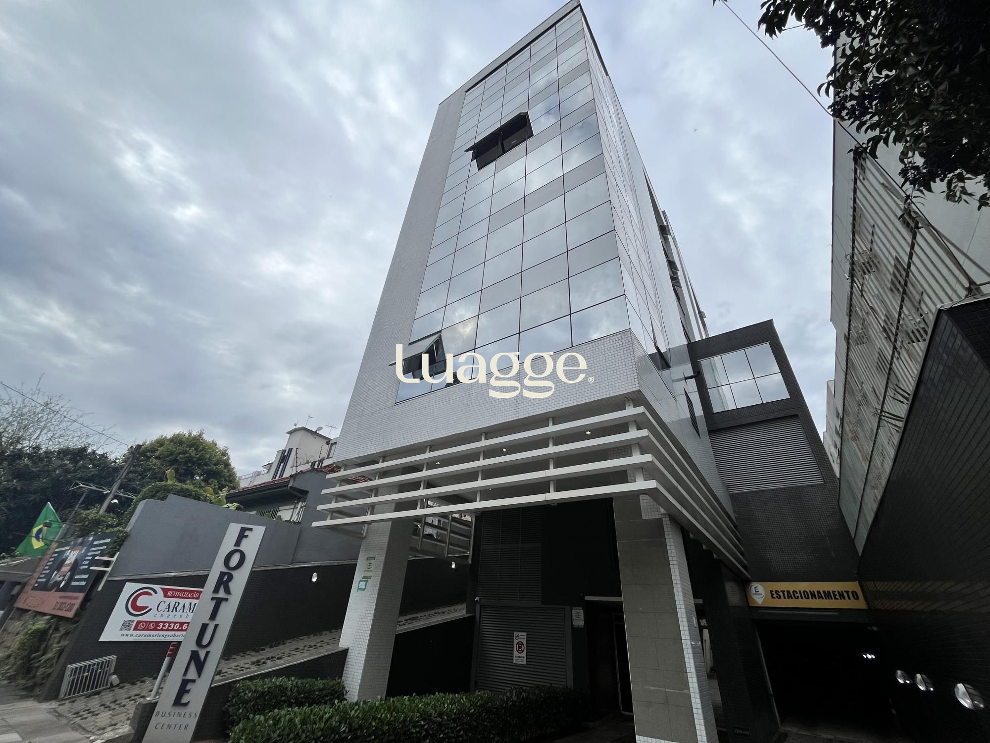Sala comercial com 2 vagas de garagem escrituradas
