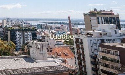 Apartamento à venda com 3 quartos, 210m² - Foto 1