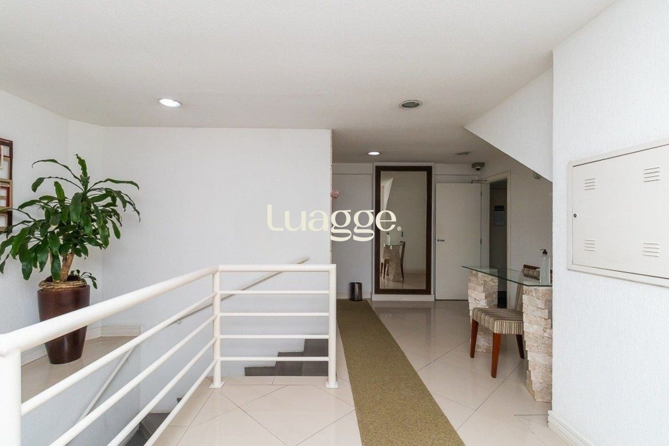 Apartamento à venda com 2 quartos, 80m² - Foto 2